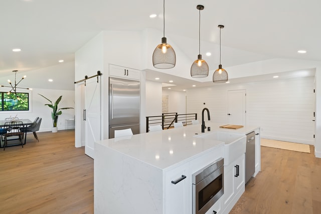 arble countertop installation for modern interior spaces in the UAE